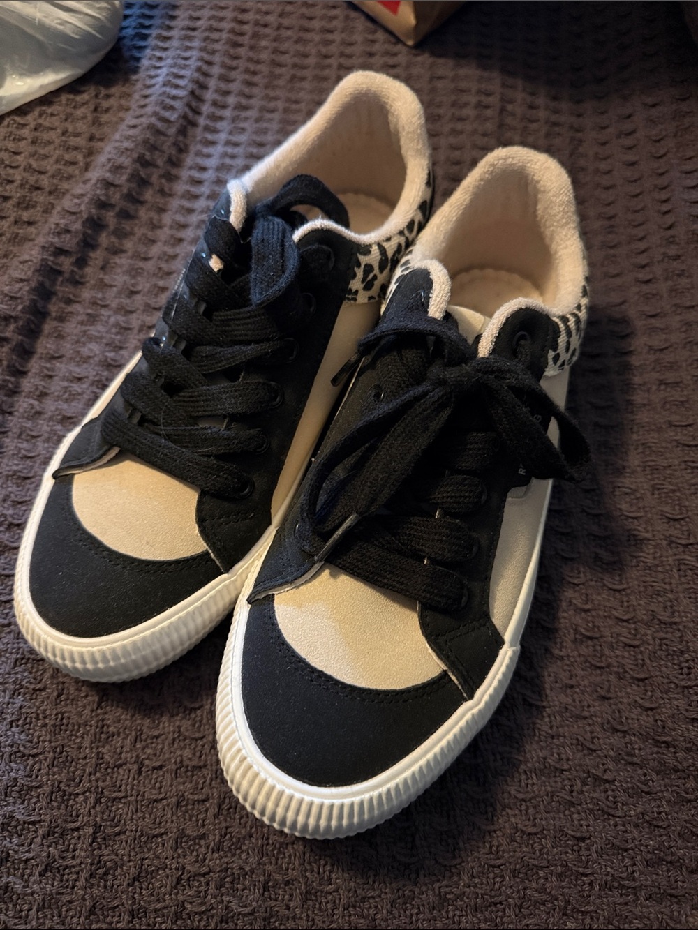 Rocket Dog Black and Cream Kids Low-Top Sneakers with Leopard Trim
